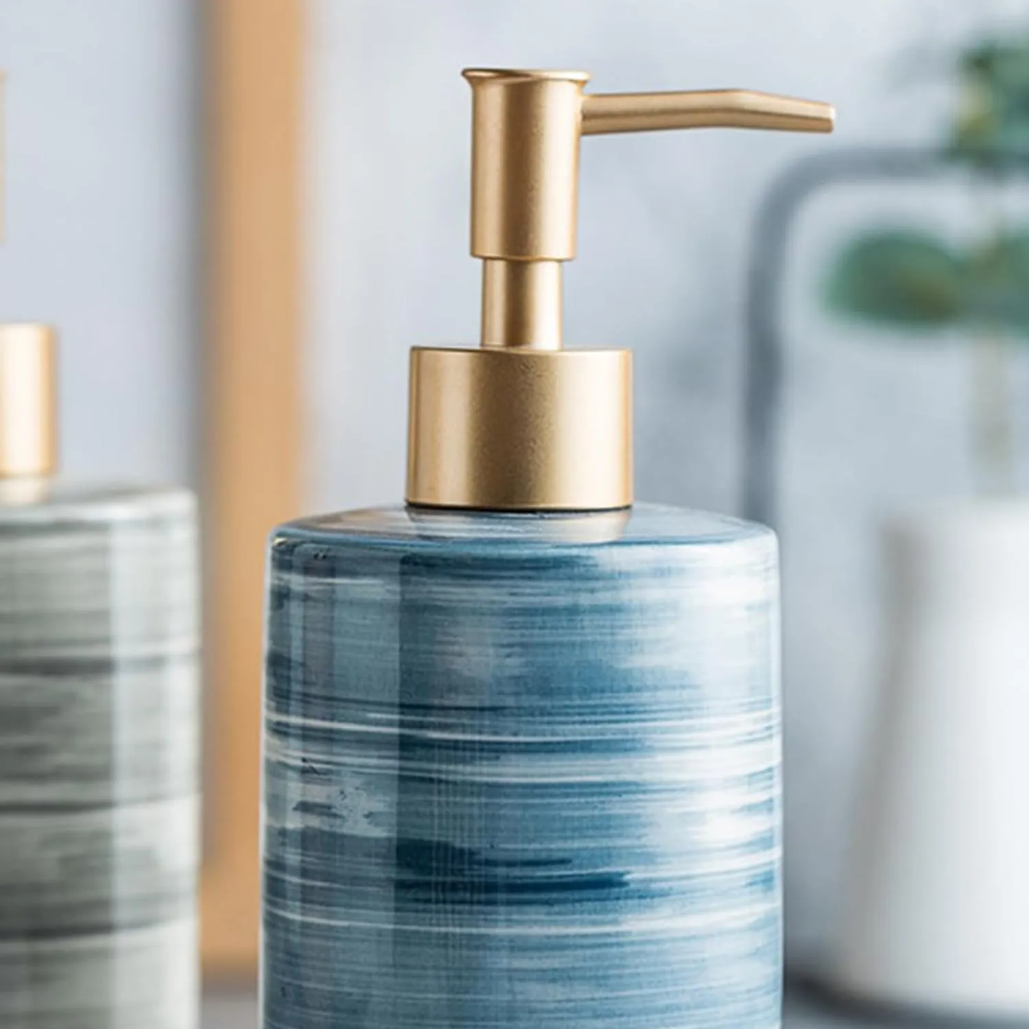 Homestic Liquid Soap Dispenser | Handwash Soap Dispenser | Soap Dispenser for Wash Basin | Shampoo Dispenser Bottle | Bathroom Dispenser Bottle | 350 ML | Blue