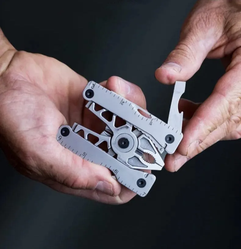 MacGyver Survival Multi-Tool Folding Belt